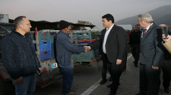 DP Genel Başkanı Uysal, Muğla'da toptancı halinde üreticilerle buluştu: